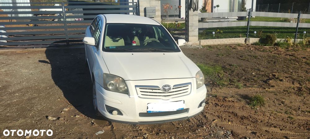 Toyota Avensis - 5