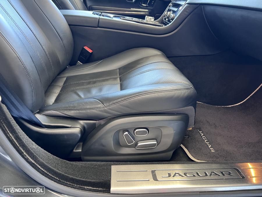 Jaguar XJ 3.0 D V6 Premium Luxury - 59