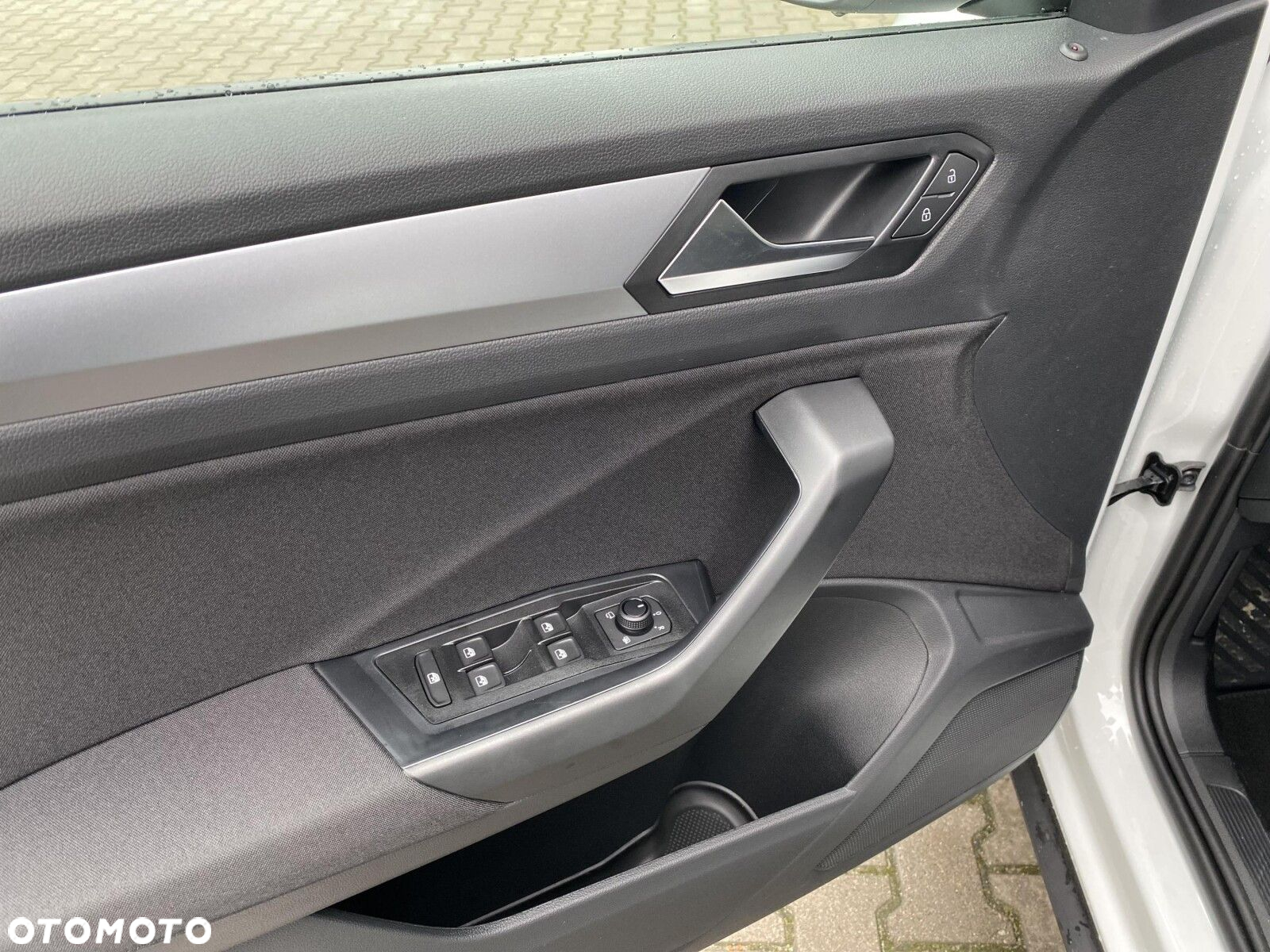 Volkswagen T-Roc - 24