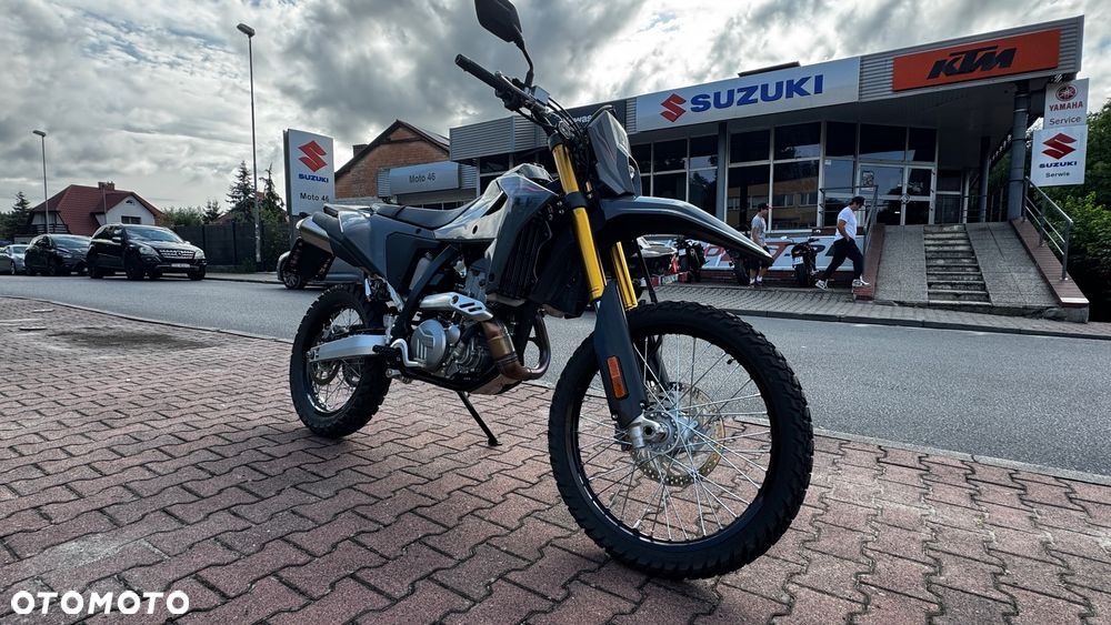 Suzuki DR-Z - 1