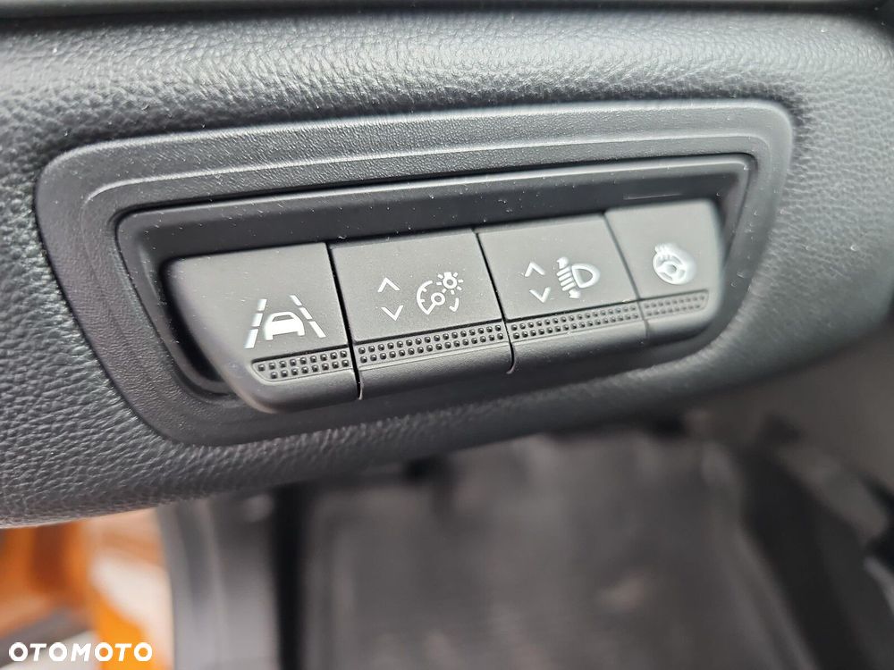 Renault Captur 1.3 TCe mHEV Intens EDC - 26