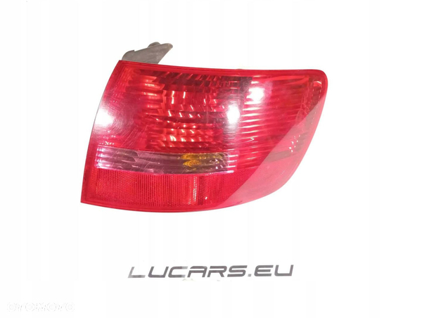 LAMPA PRAWA TYŁ TYLNA W BŁOTNIK AUDI A6 C6 KOMBI 4F9945096