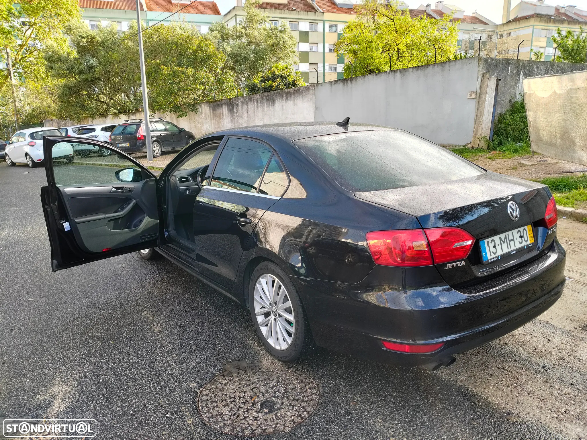 VW Jetta 2.0 TDI Highline - 2