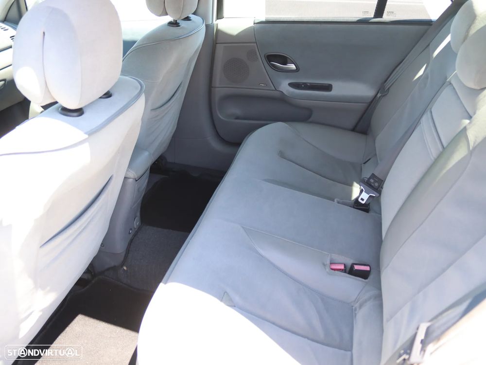 Renault Laguna 1.9 dCi Privilège - 10