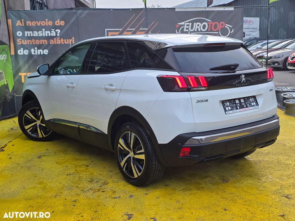 Peugeot 3008 1.2 PureTech S&S BVM6 Allure - 6