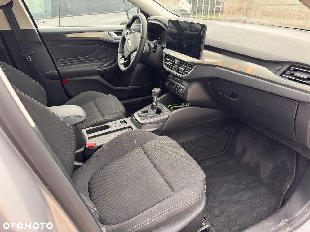 Ford Focus 1.0 EcoBoost Hybrid TITANIUM - 23