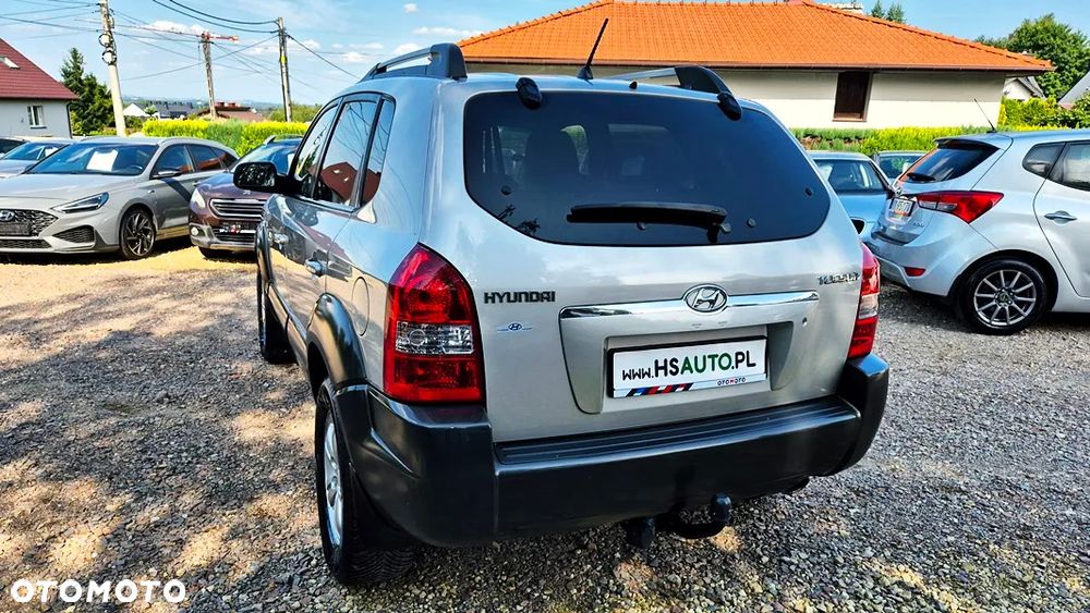 Hyundai Tucson 2.0 Comfort 2WD - 16