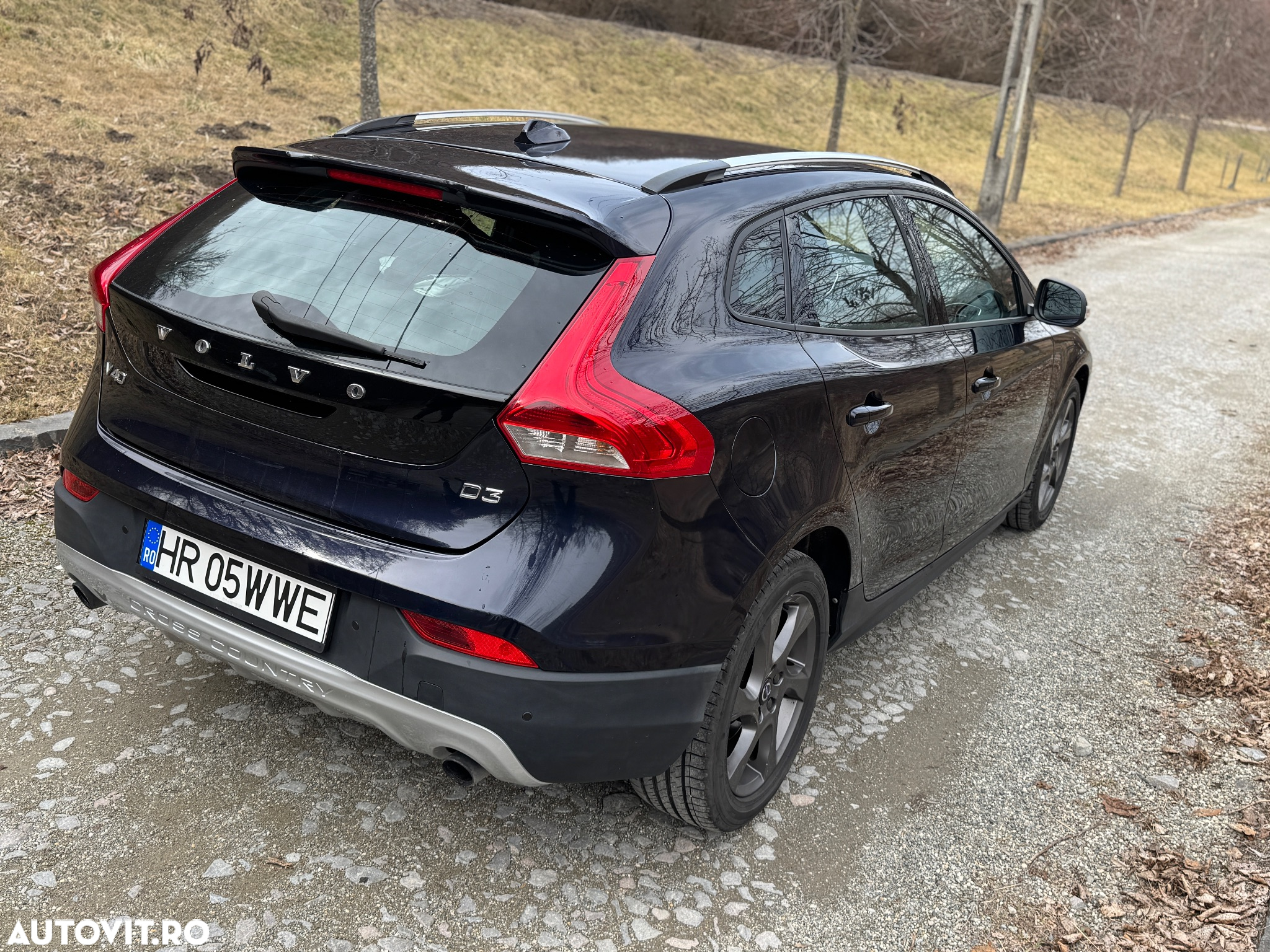 Volvo V40 Cross Country D3 Geartronic Momentum - 4