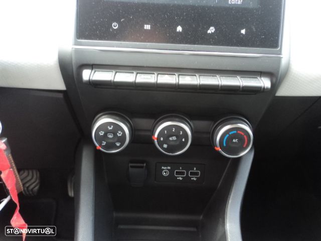 Renault Clio 1.0 TCe Evolution Bi-Fuel - 21