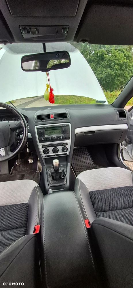 Skoda Octavia 2.0 TDI DPF RS - 21