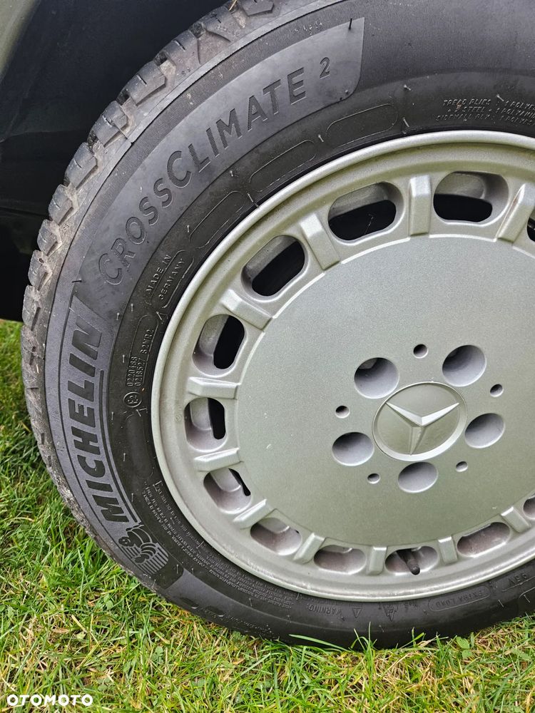 Mercedes-Benz W124 (1984-1993) - 17