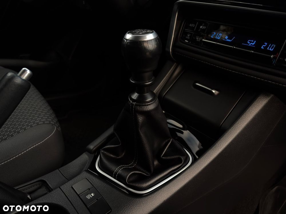 Toyota Corolla - 21