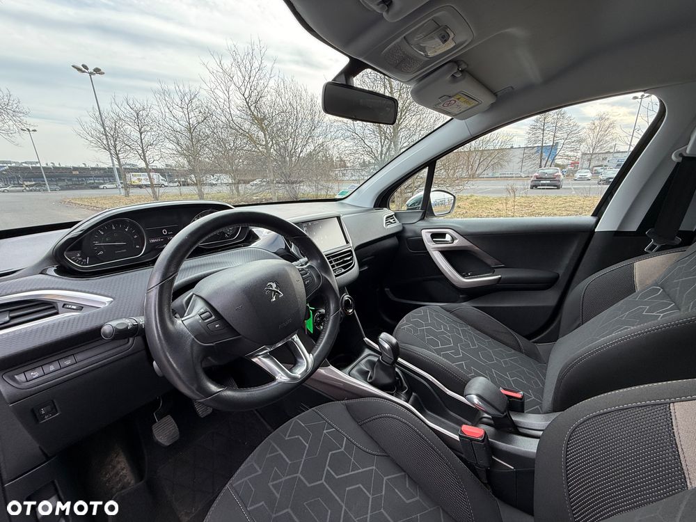 Peugeot 2008 1.6 BlueHDi Style - 7