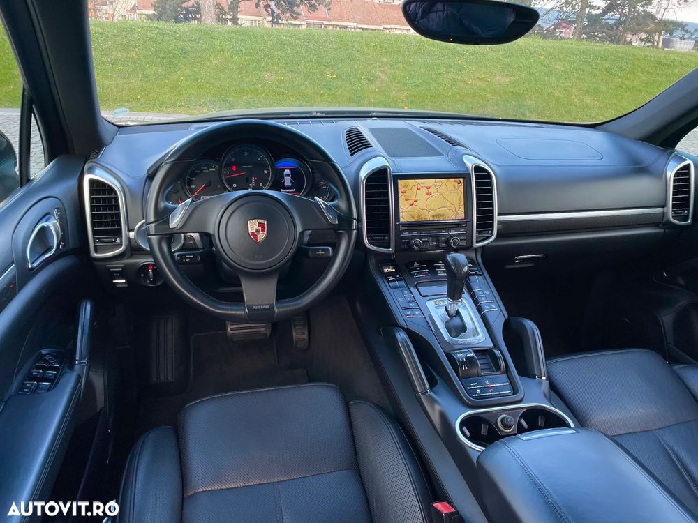 Porsche Cayenne 3.0 L V6 - 22