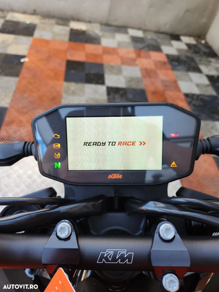KTM 890 Duke GP - 10