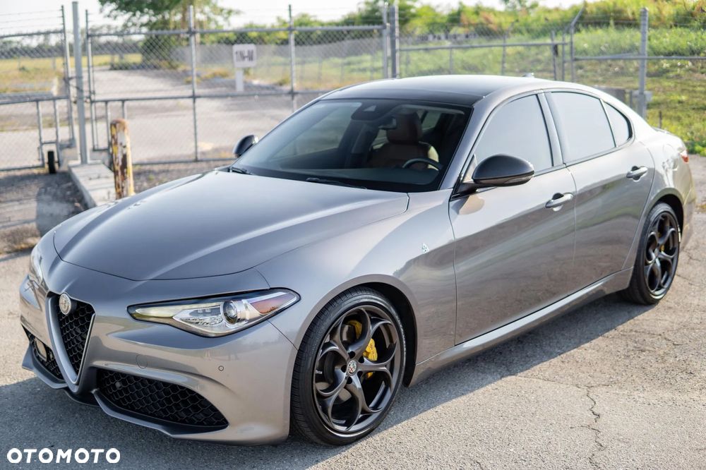 Alfa Romeo Giulia 2.0 Turbo 16V AT8-Q4 Veloce Ti - 6