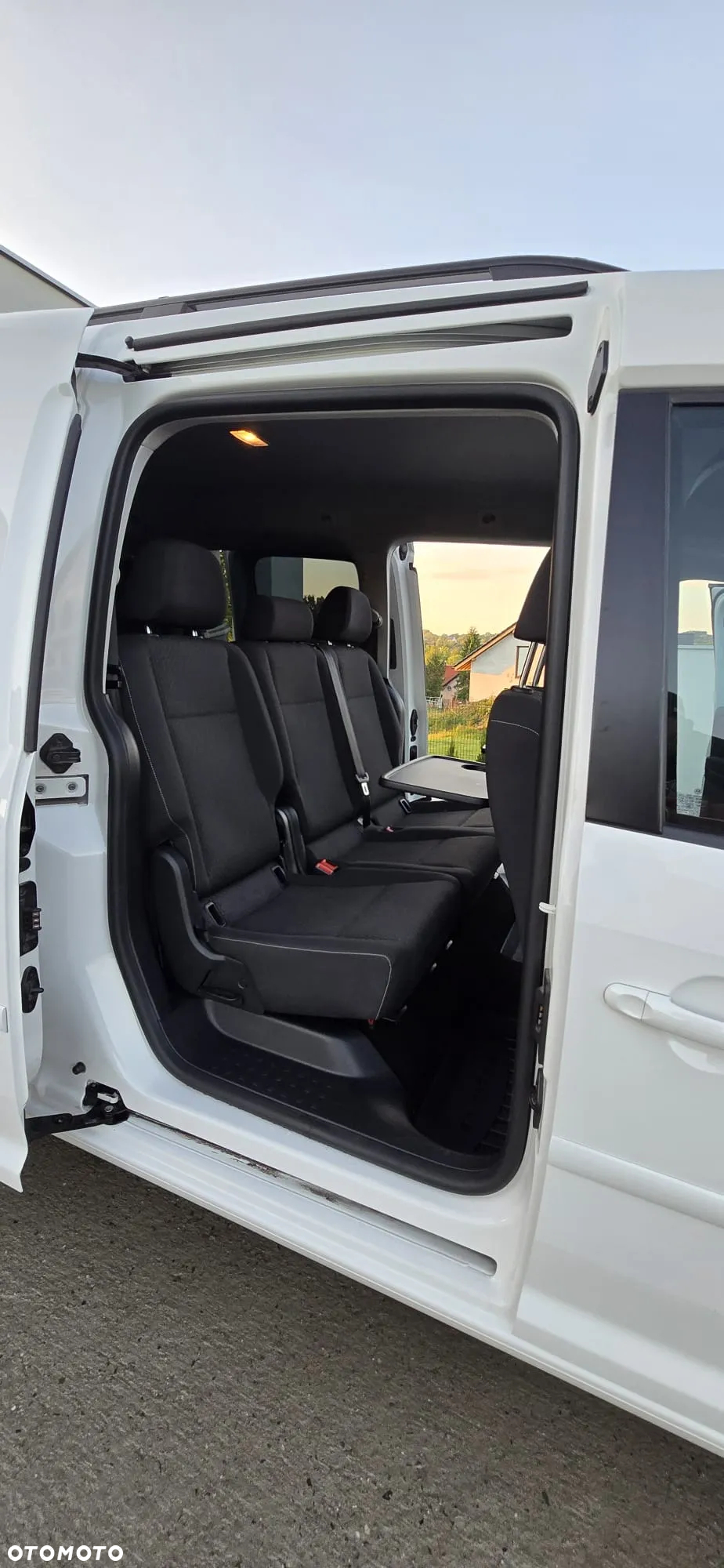 Volkswagen Caddy Maxi 2.0 TDI Comfortline DSG - 32