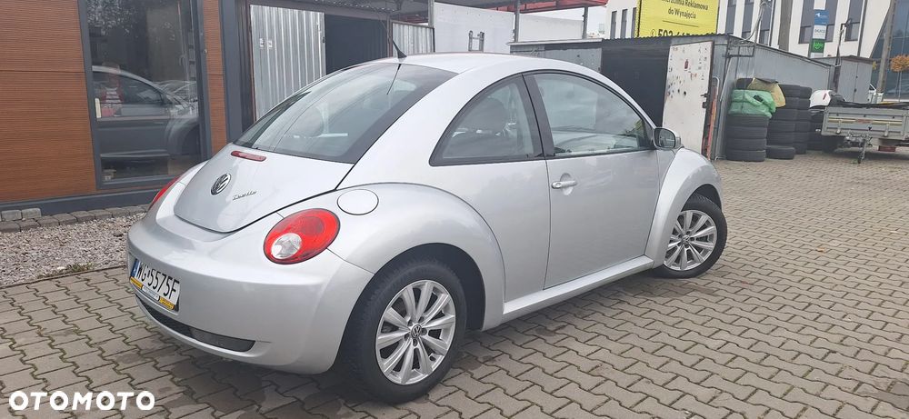 Volkswagen New Beetle - 17