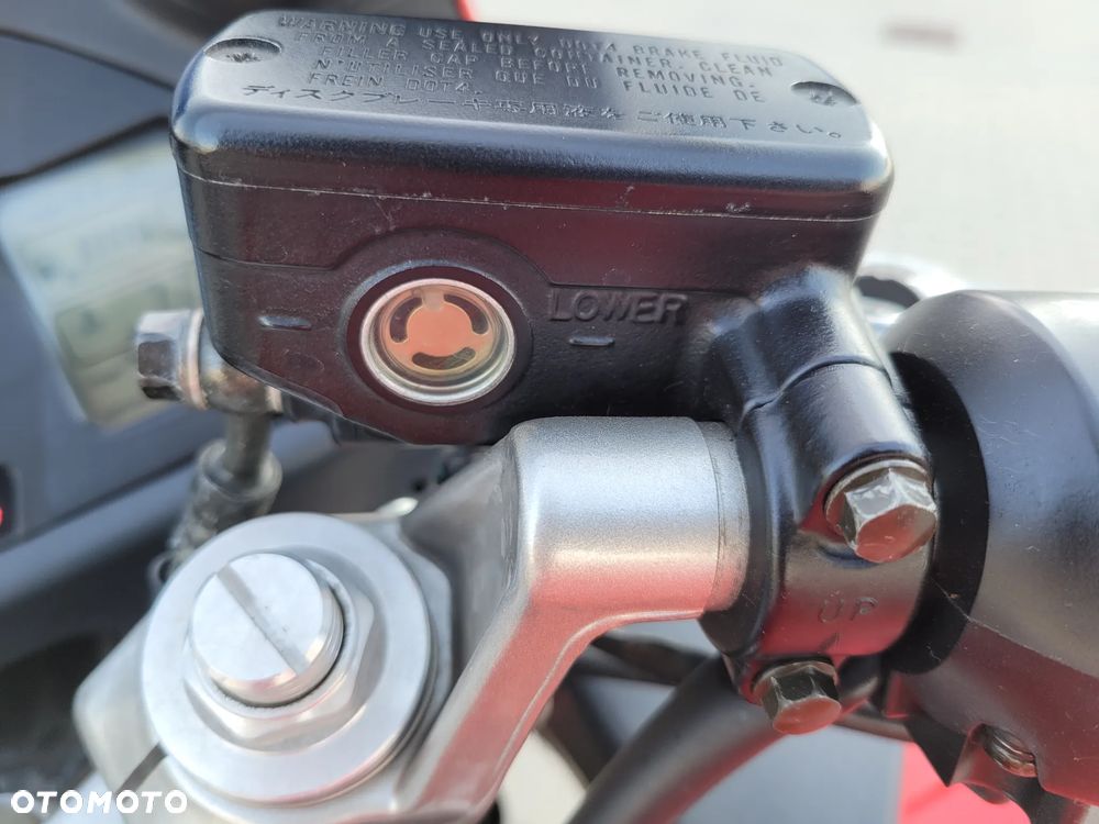 Honda VFR - 28