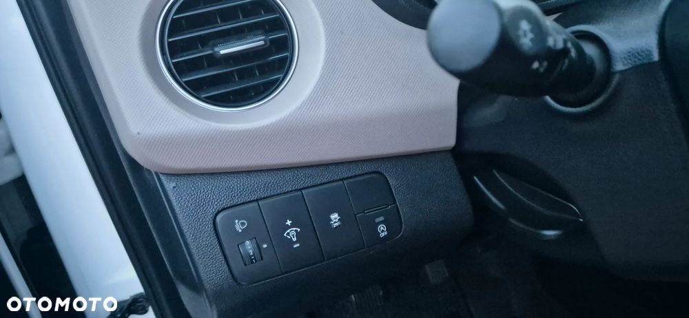 Hyundai i10 - 11