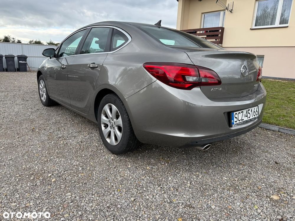 Opel Astra IV 1.4 T Active EU6 - 9