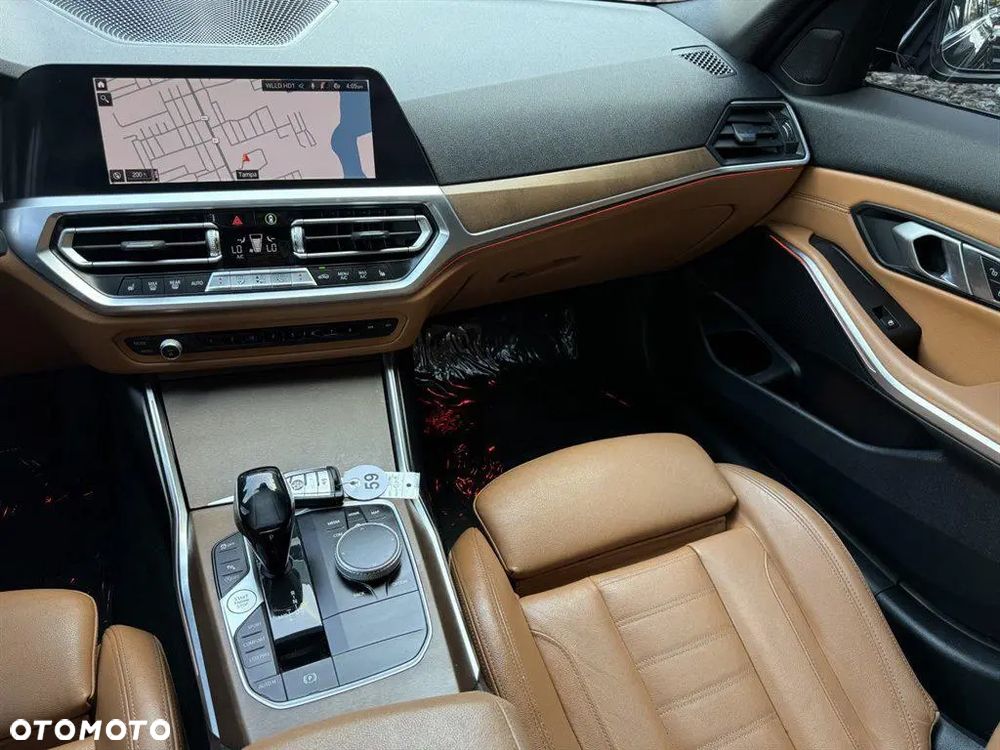BMW Seria 3 330i xDrive M Sport - 25