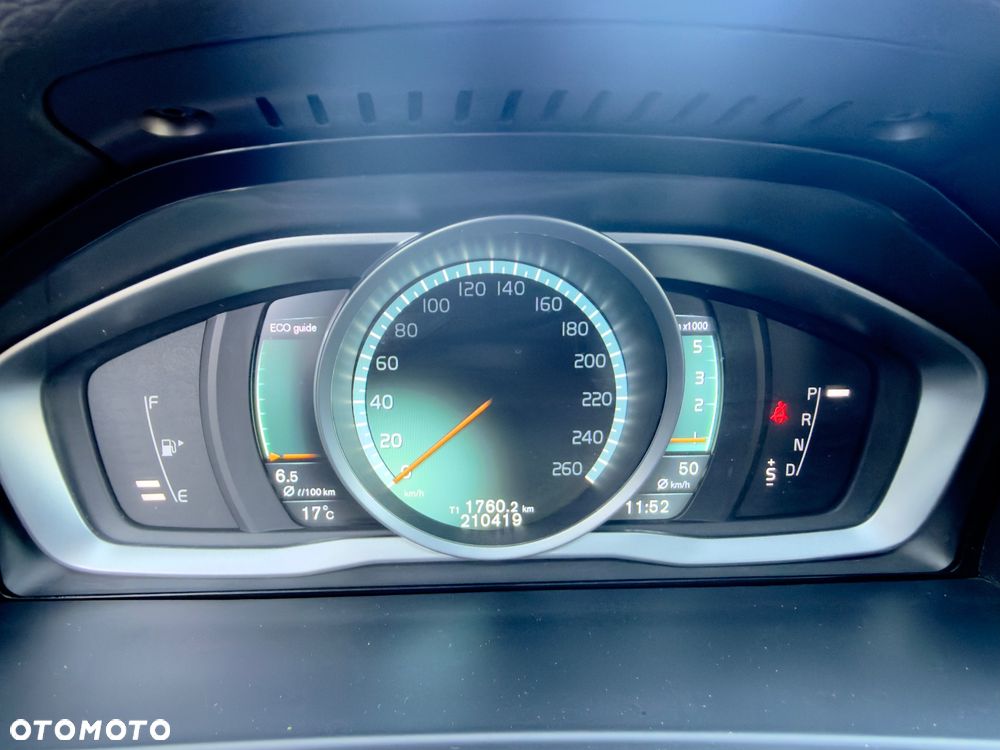 Volvo V60 D4 Geartronic Momentum - 23