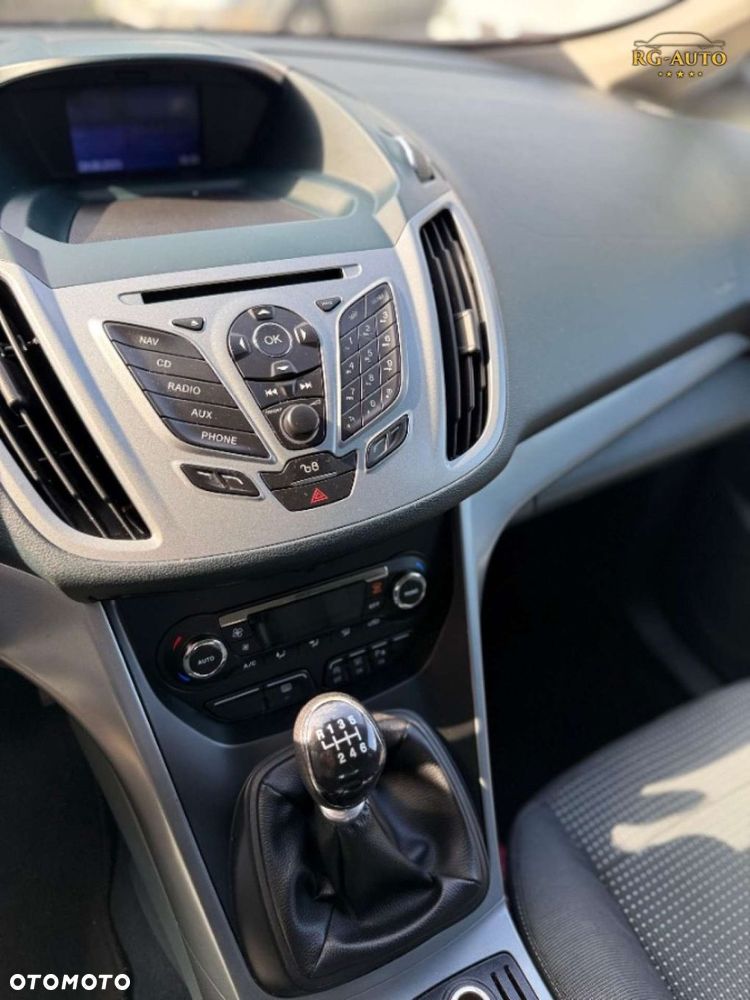 Ford Grand C-MAX - 29