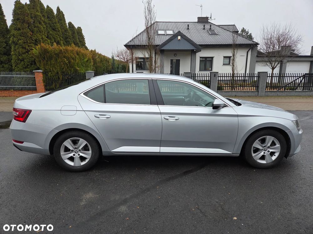Skoda Superb 1.8 TSI Ambition DSG - 5