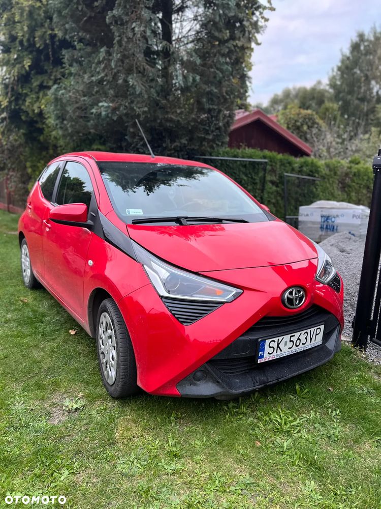 Toyota Aygo x-play - 1