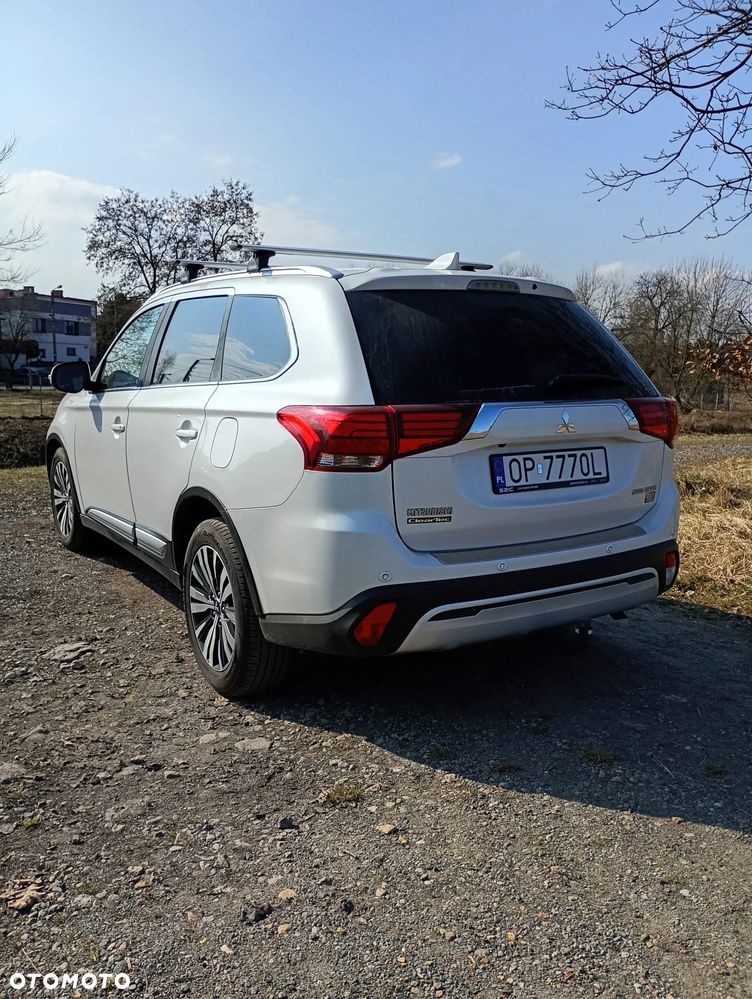 Mitsubishi Outlander - 3