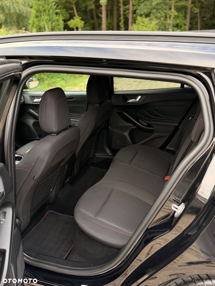Ford Focus 1.5 EcoBlue Start-Stopp-System ST-LINE X - 20