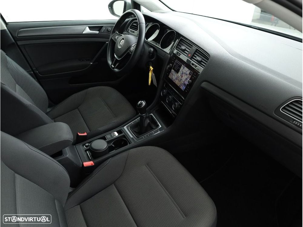 VW Golf Variant 1.6 TDi Confortline - 22