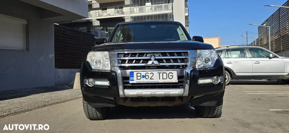 Mitsubishi Pajero LWB 3.2 DI-D Instyle A70 - 3