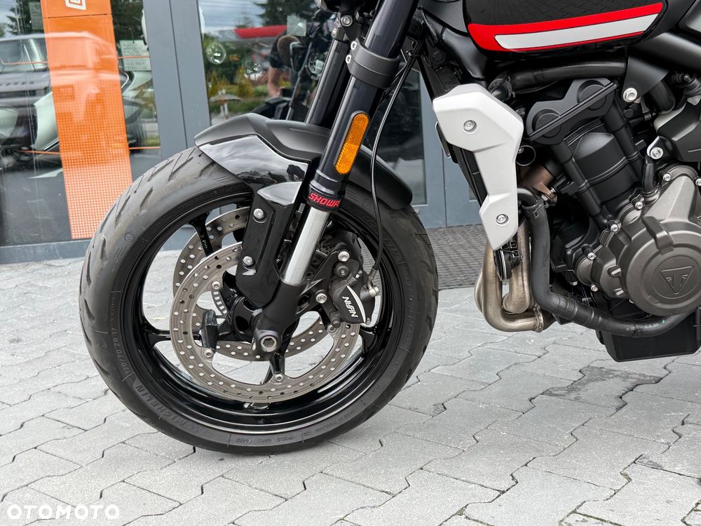 Triumph Trident - 35