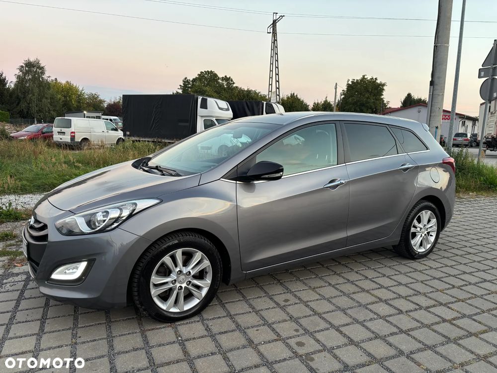Hyundai i30 blue 1.6 CRDi Passion - 14