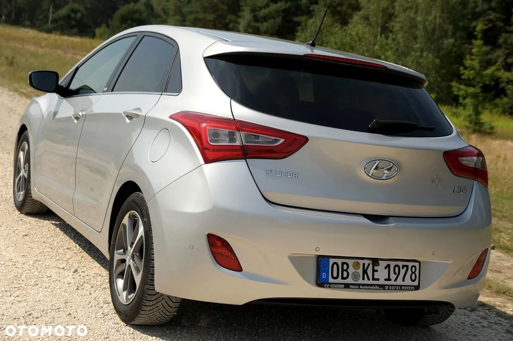 Hyundai i30 blue 1.6 GDI Passion - 5