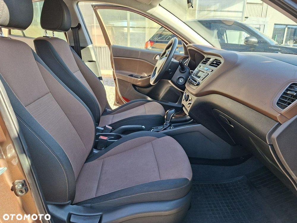 Hyundai i20 1.4 Classic + - 13