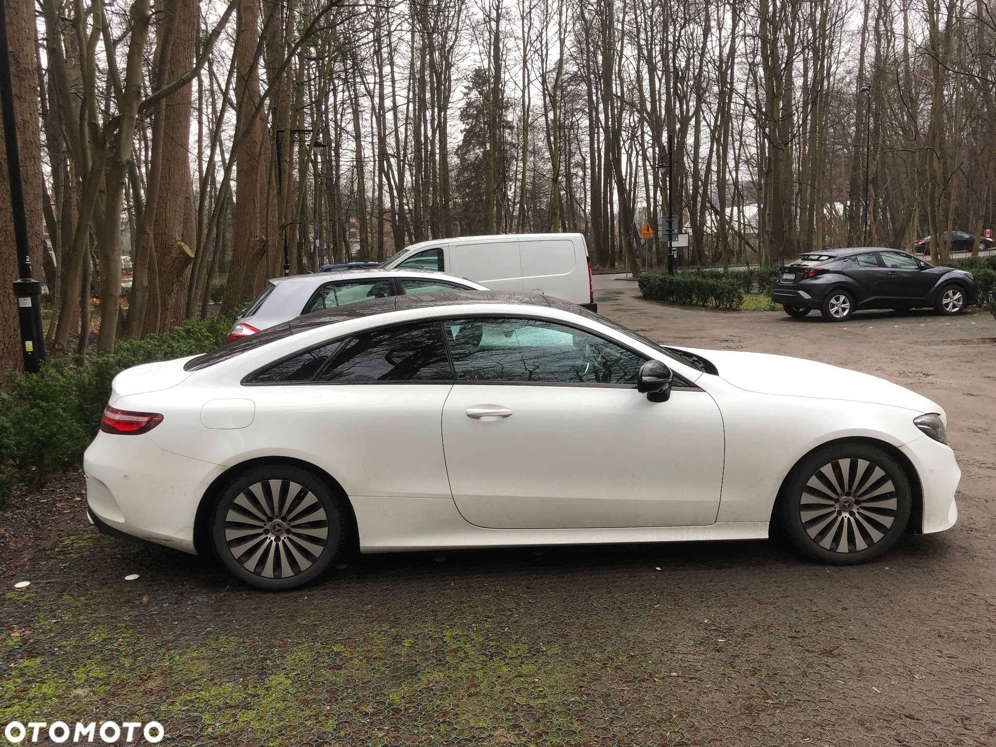 Mercedes-Benz Klasa E 200 Coupe 9G-TRONIC - 12