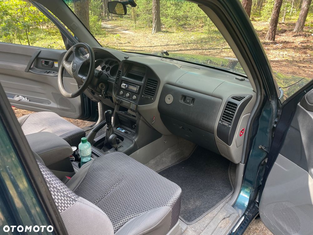 Mitsubishi Pajero - 11