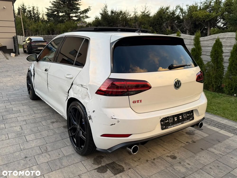 Volkswagen Golf GTI (BlueMotion Technology) DSG Performance - 21