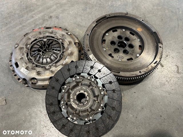 VW T6 T6.1 koło dwumasowe sprzęgło 04l105266aj 04l141025h 04l141031g 42tys