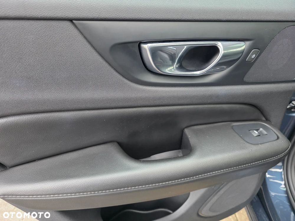 Volvo S60 T6 AWD Momentum Pro - 22