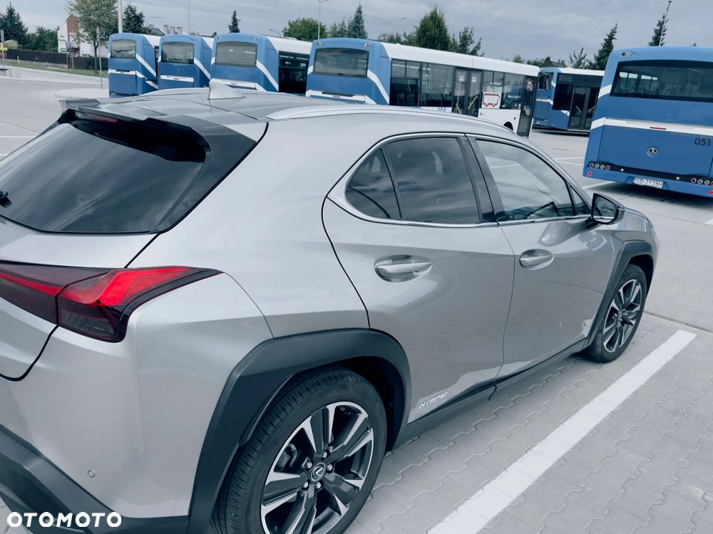 Lexus UX - 8