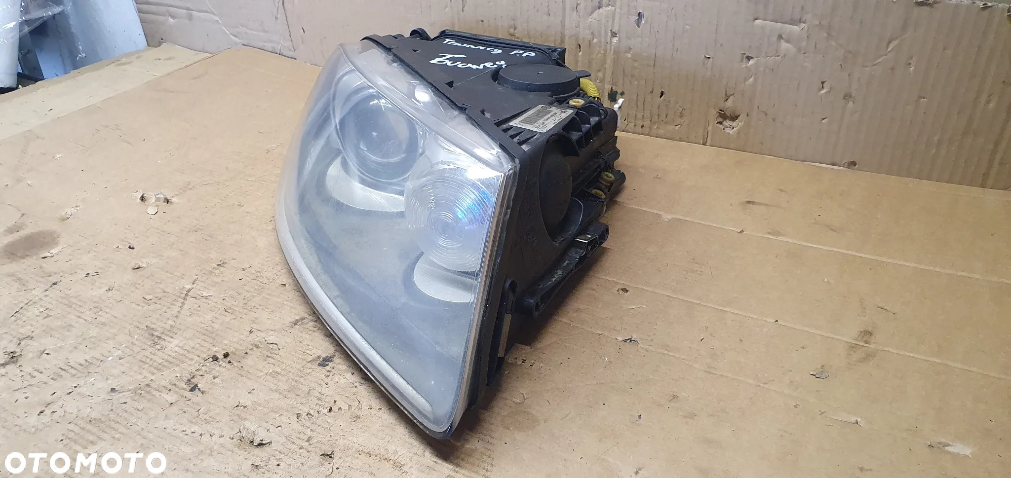 Lampa prawy przód przednia prawa XENON VW Touareg 7L6941016CM - 4