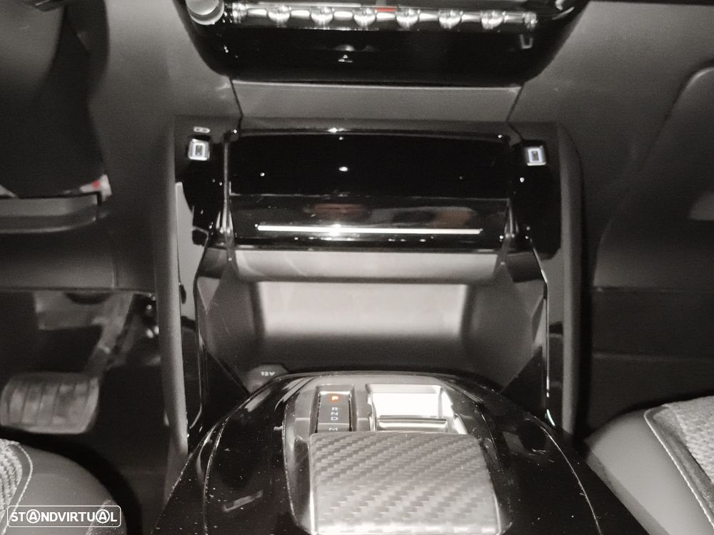 Peugeot 208 1.2 Hybrid Allure e-DCS6 - 24