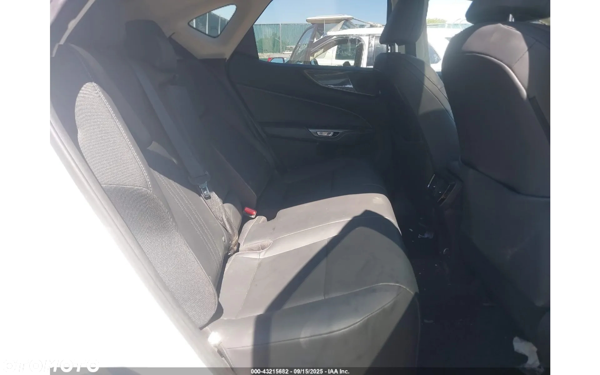 Lexus NX 350h Business AWD - 11