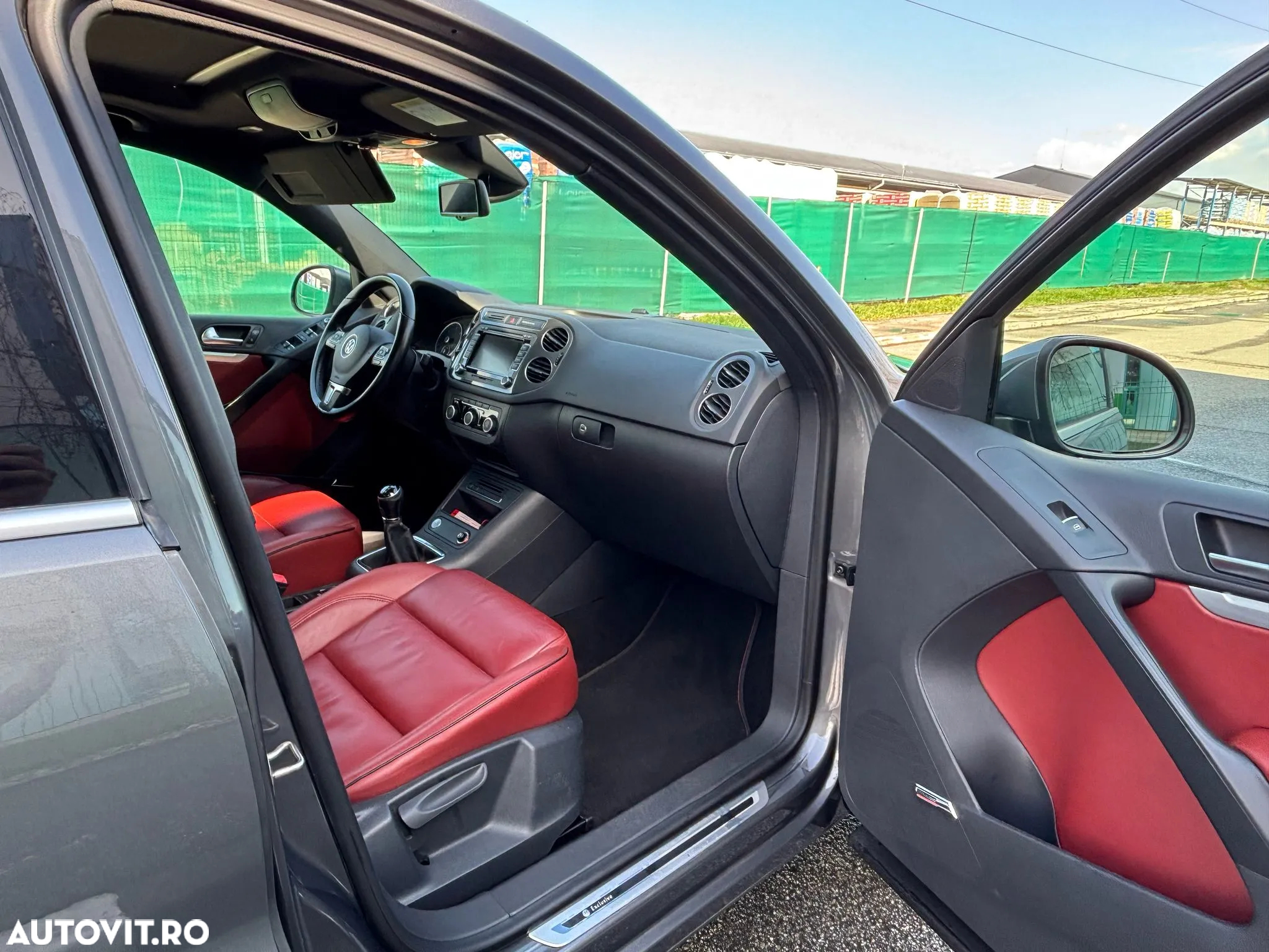 Volkswagen Tiguan 2.0 TDI 4Motion BMT Sport & Style - 11