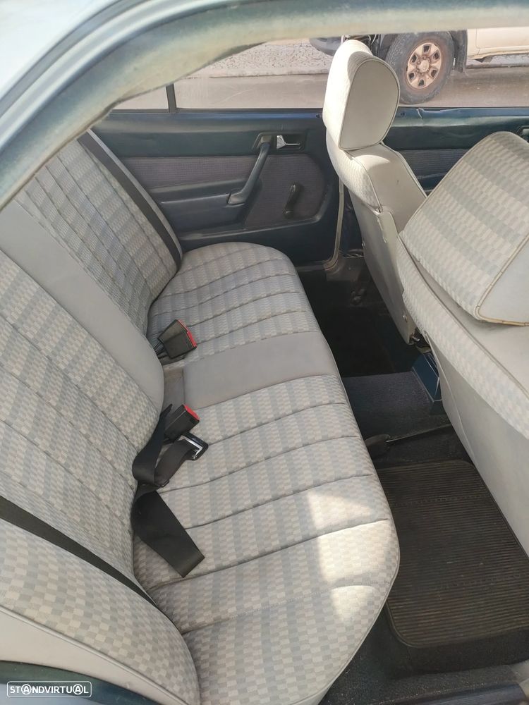 Mercedes-Benz W201 (1982-1993) 190 D 2.0 - 5