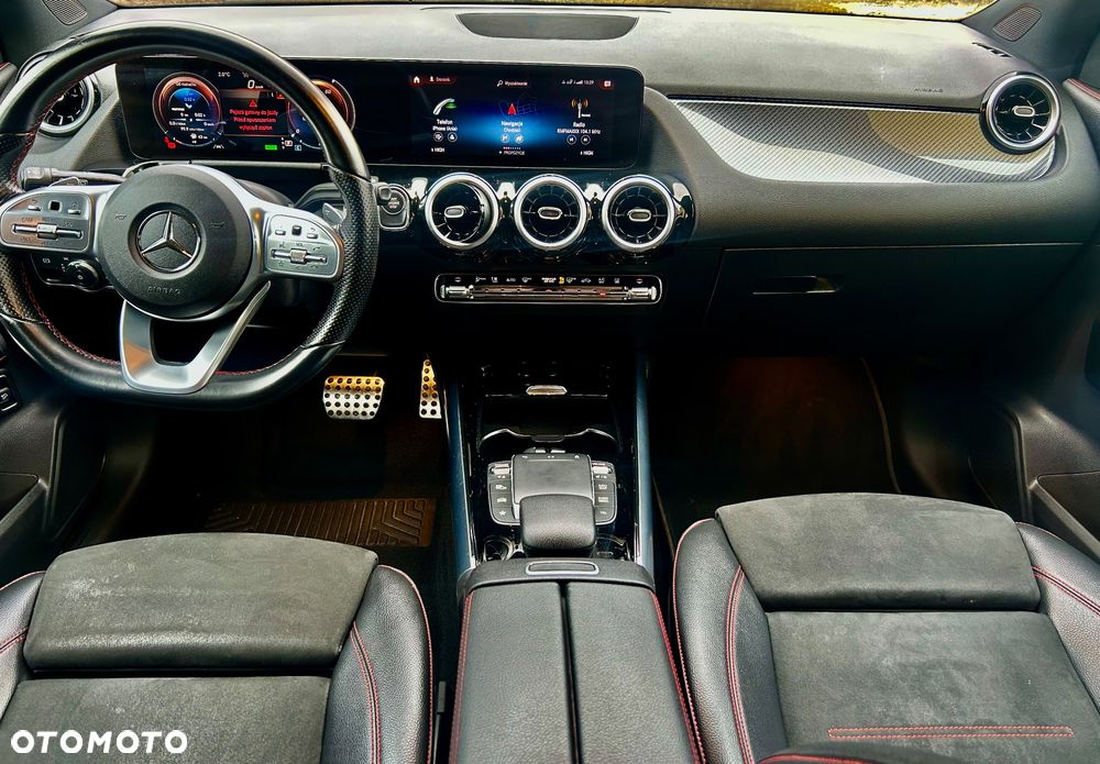 Mercedes-Benz GLA - 21